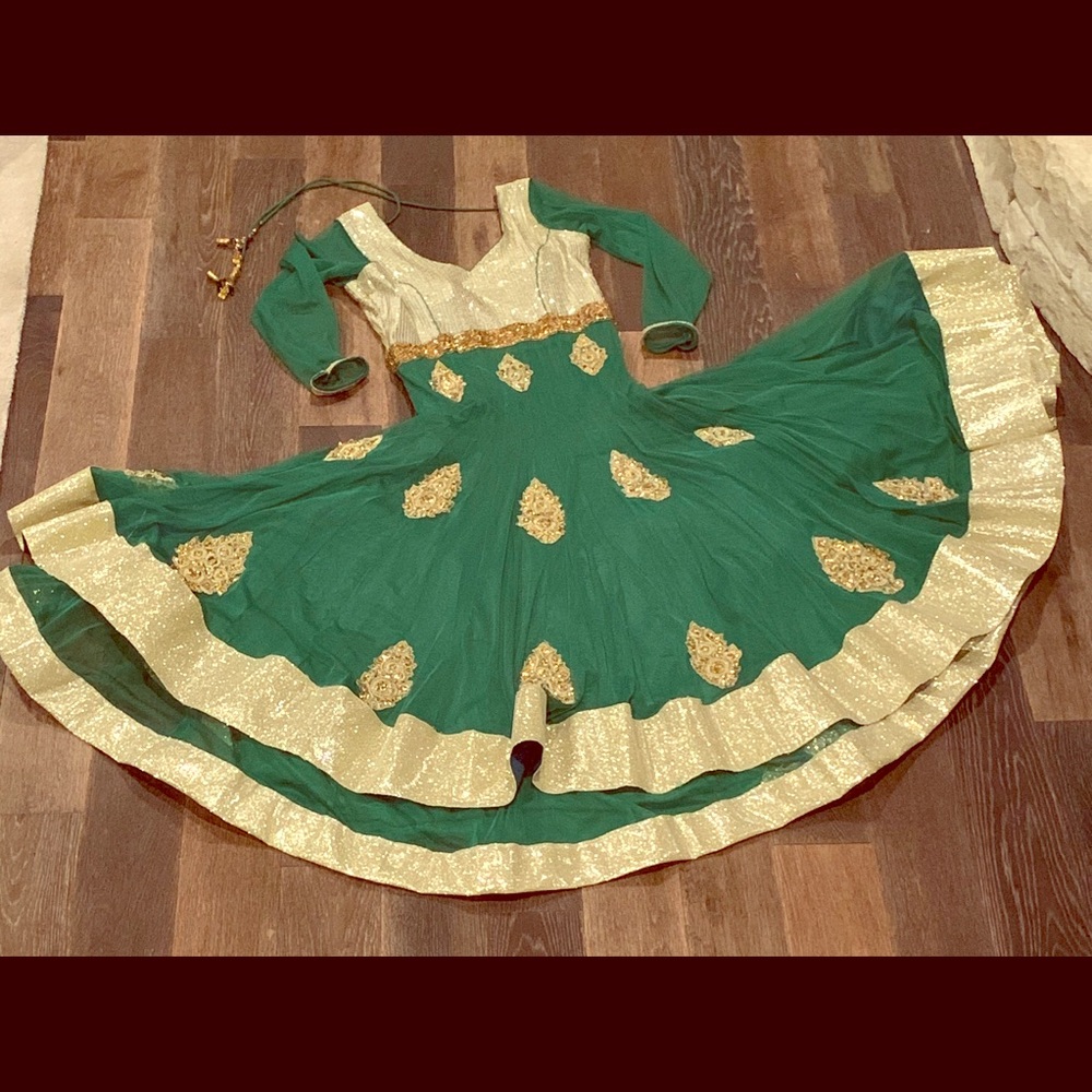 Heavy emerald green Indian/Pakistani anarkali
